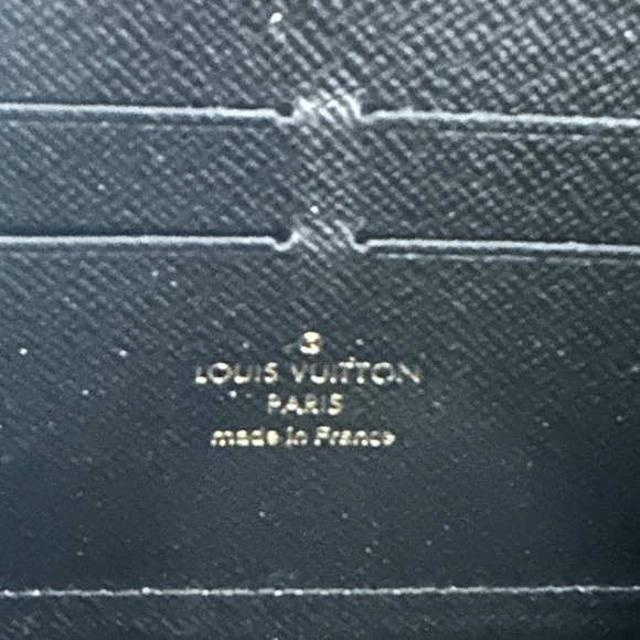 Louis Vuitton wallet - Picture 5 of 13